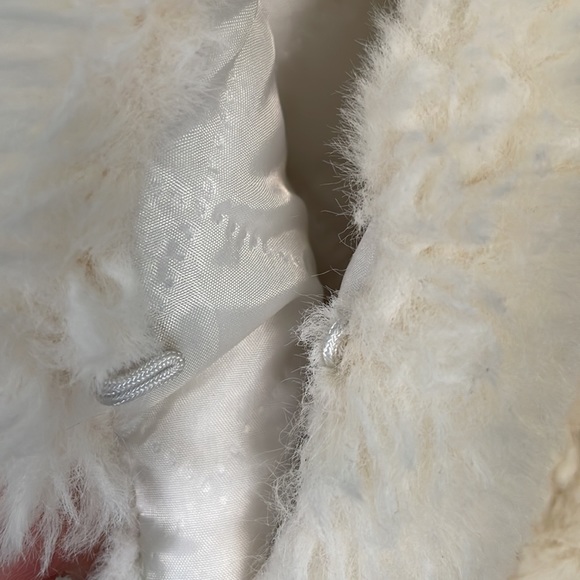 Ephex little girls soft fuzzy vest, size 130 (5T) - Picture 5 of 10